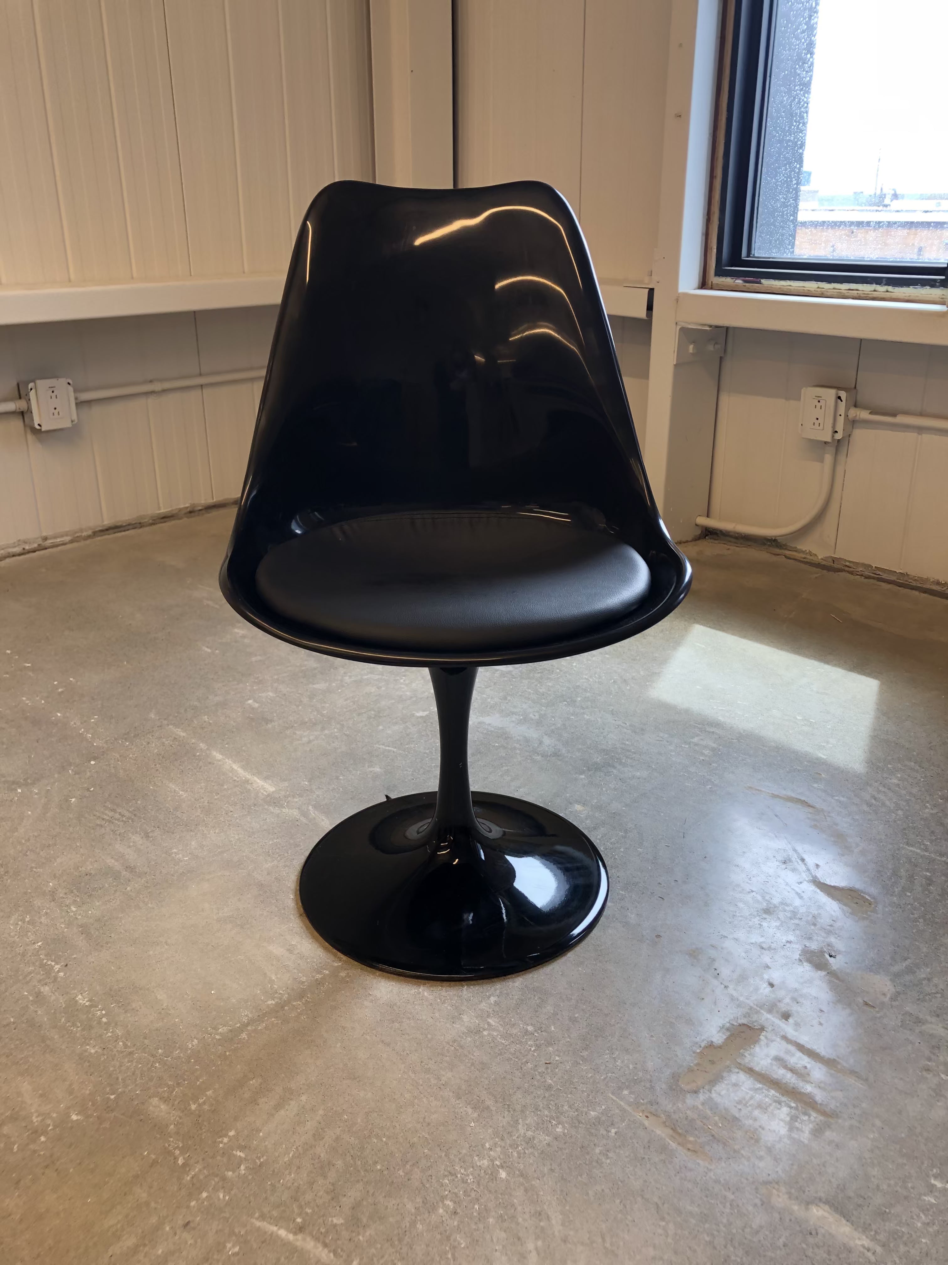 Floor Sample Tulip Chair