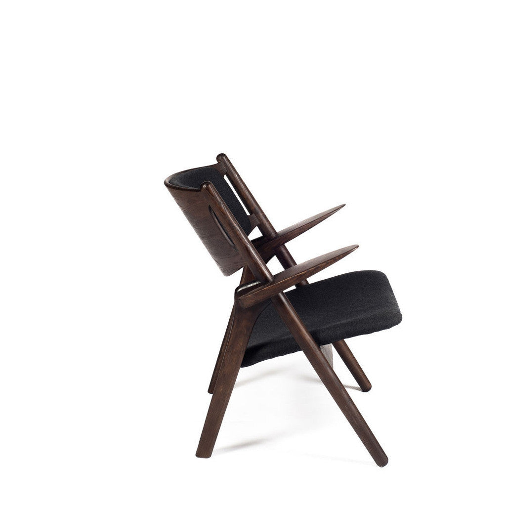 Le fauteuil CH28 fabric est une conception hans wegner lounge chair