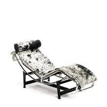 
                      
                        Load image into Gallery viewer, LC4 Le corbusier lounge chair chaise longue cuir leather
                      
                    