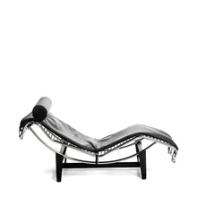 
                      
                        Charger l&#39;image dans la galerie, LC4 Le corbusier lounge chair chaise longue cuir leather
                      
                    